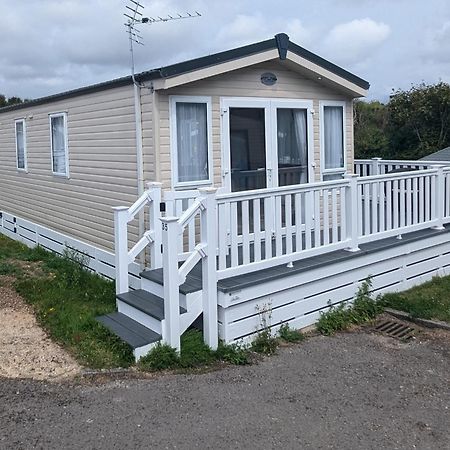 Lovely Bright And Airy Caravan On The 5 Star Shorefield Country Park Entertainment Passes Included Milford on Sea Extérieur photo